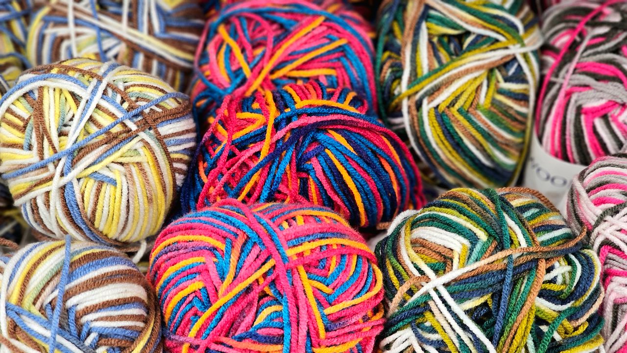 Sockenwolle online kaufen: Hochwertige Strumpfwolle für Ihre Strickprojekte